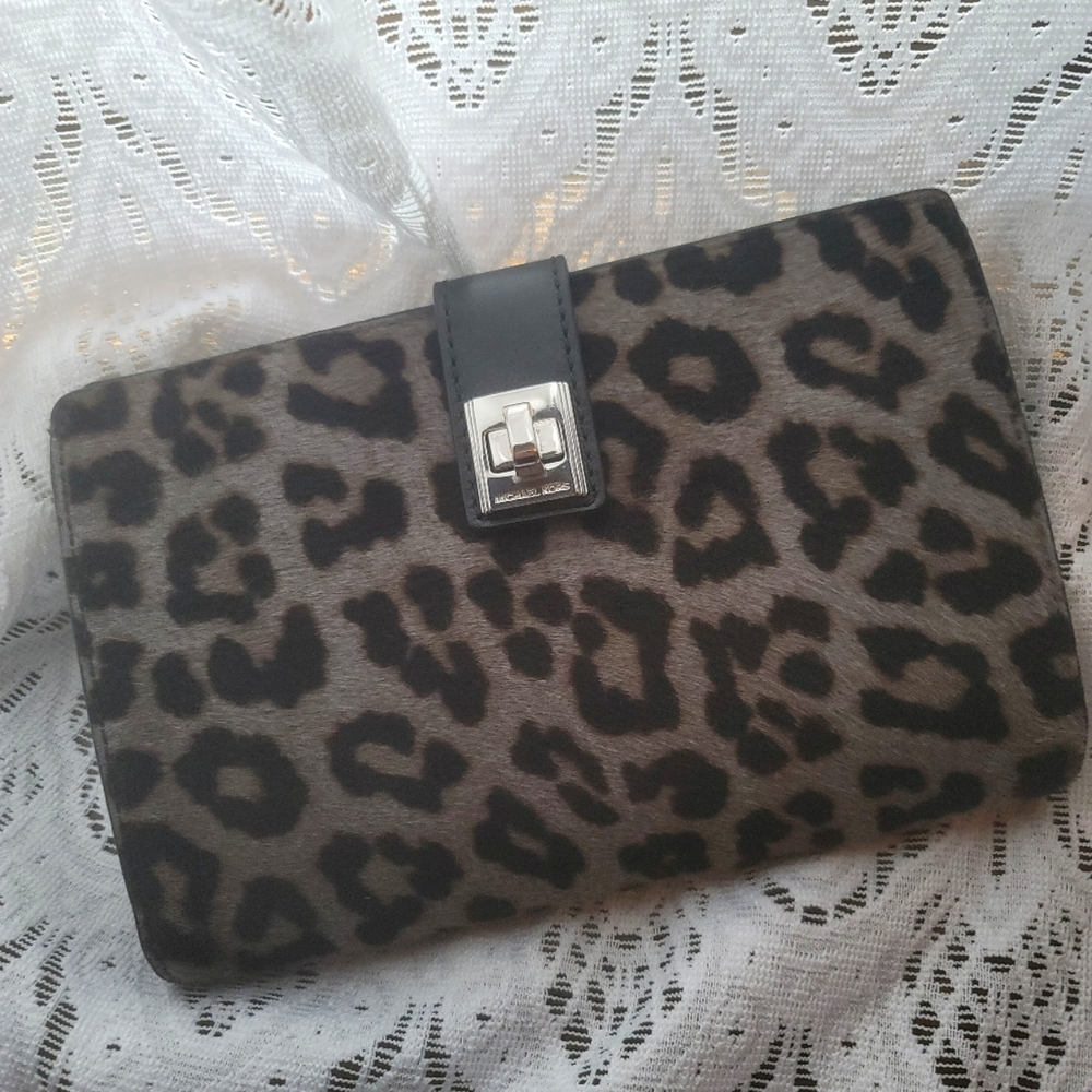 Michael Kors multi card wallet